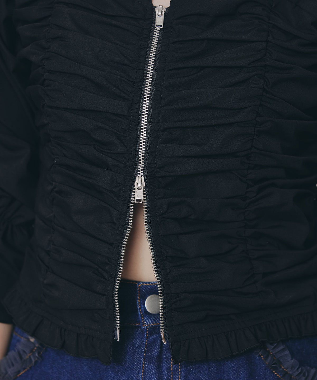 フロントZIPクロスギャザーブラウス