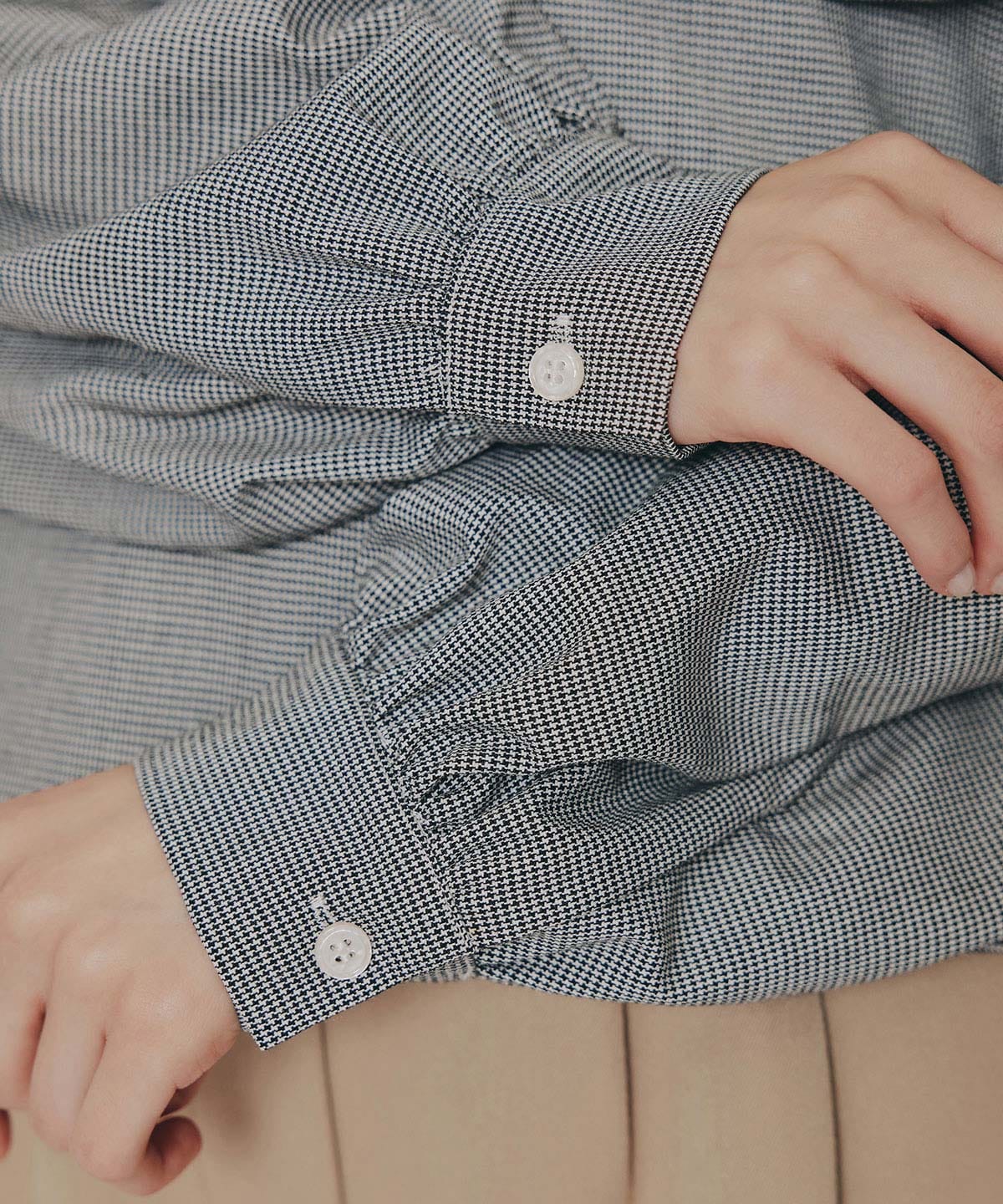 ケープライクグレンチェックリボンタイブラウス