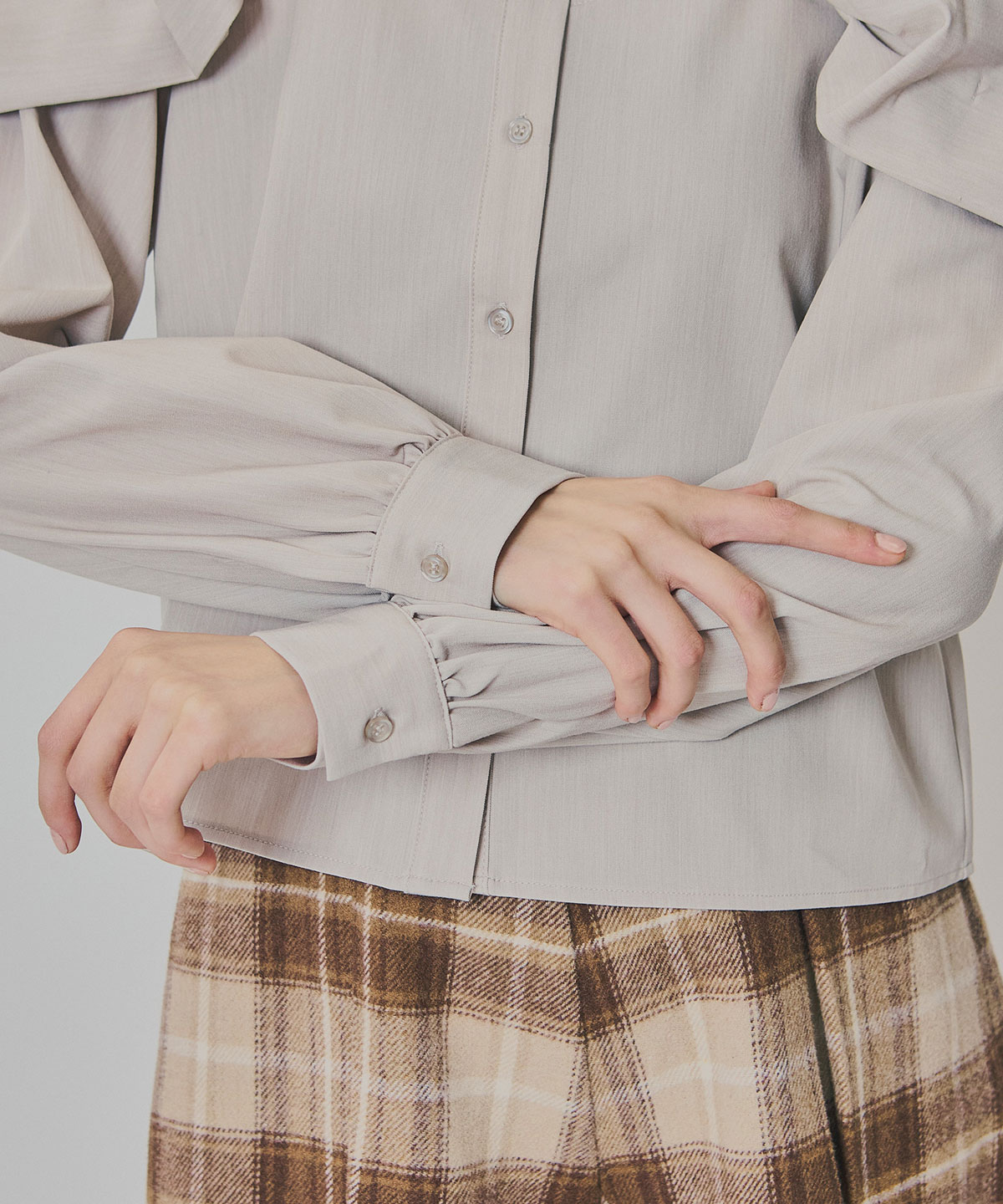 リボンフリルショルダーブラウス