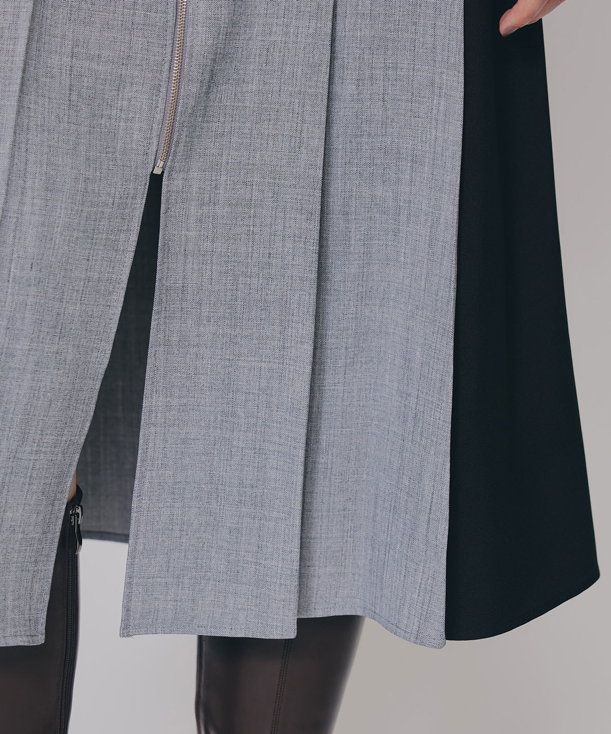 フロントジップバイカラーミディスカート