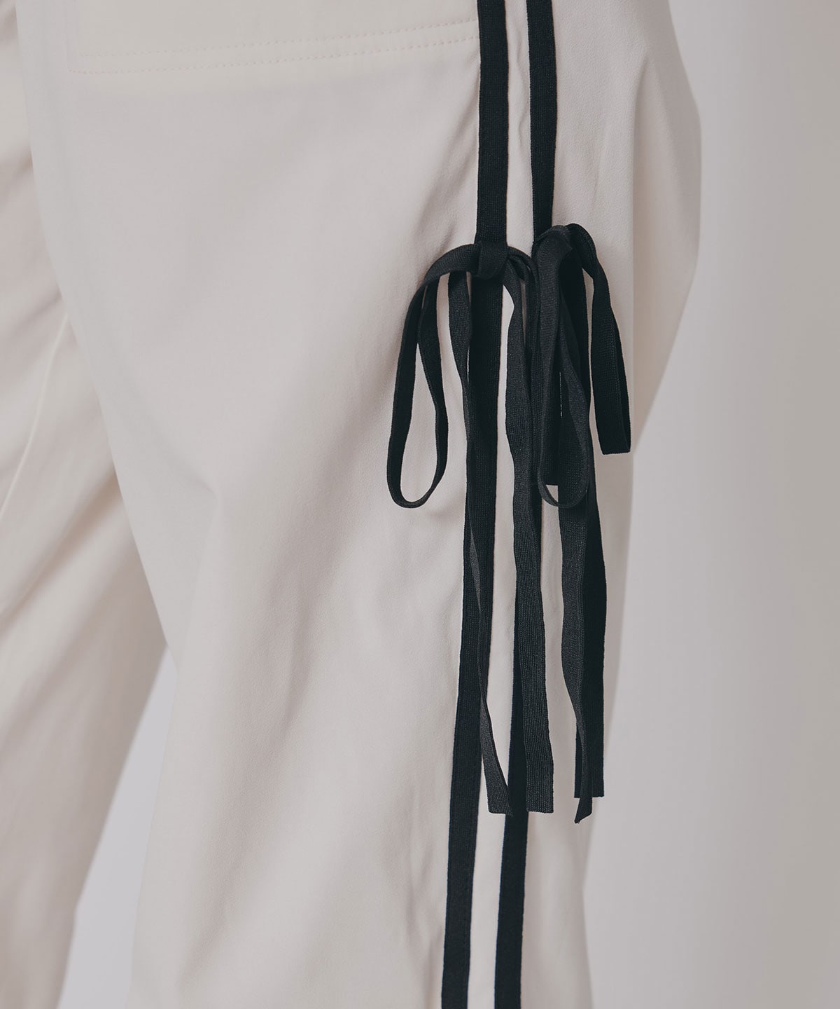 サイドリボンラインパラシュートパンツ