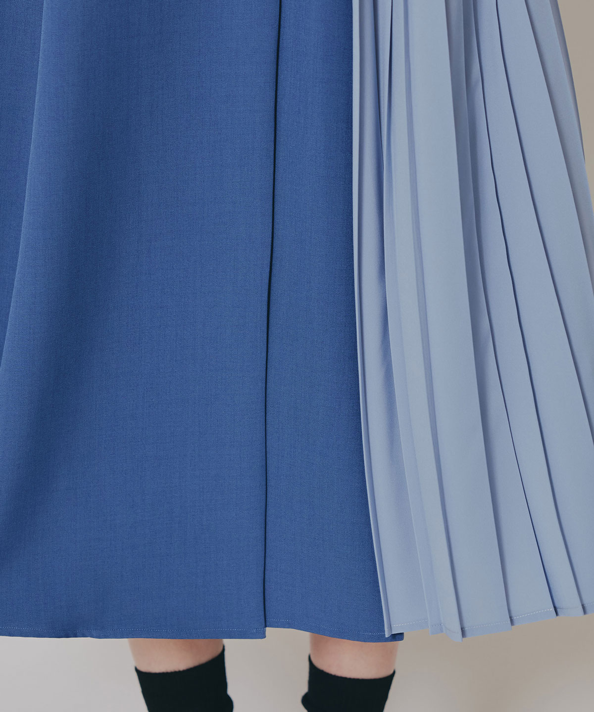 バイカラープリーツトレンチワンピース