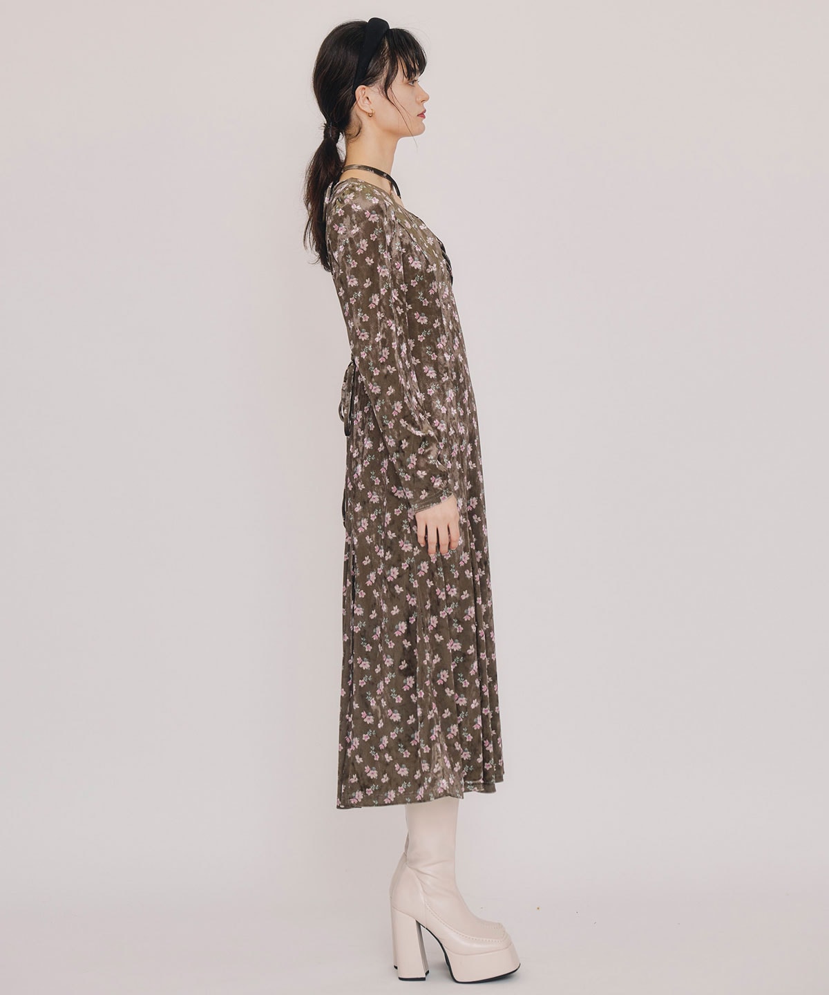 クロスリボンフラワーベロアロングワンピース