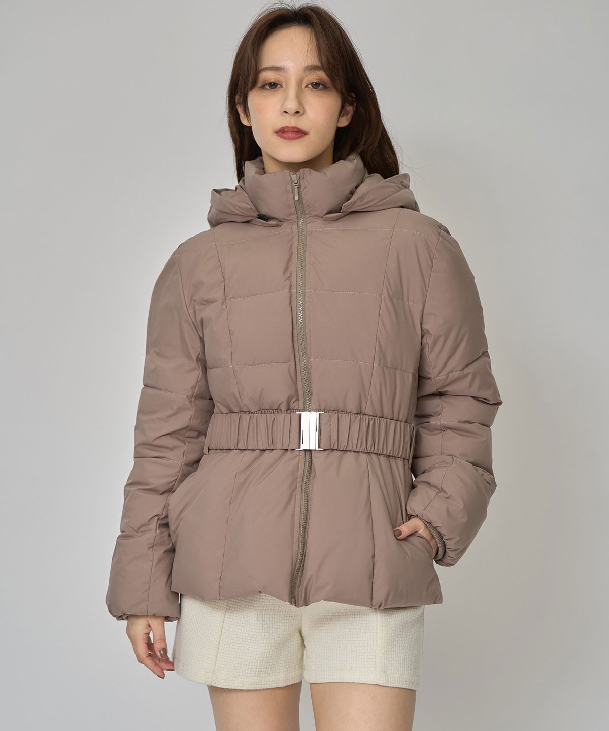 ベルトデザインキルティングファイバーダウンジャケット