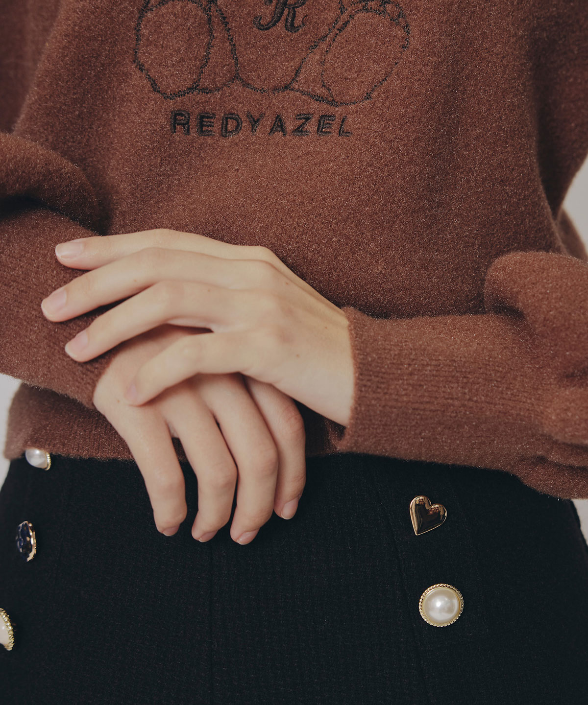 Azelyフラッフィニットプルオーバー