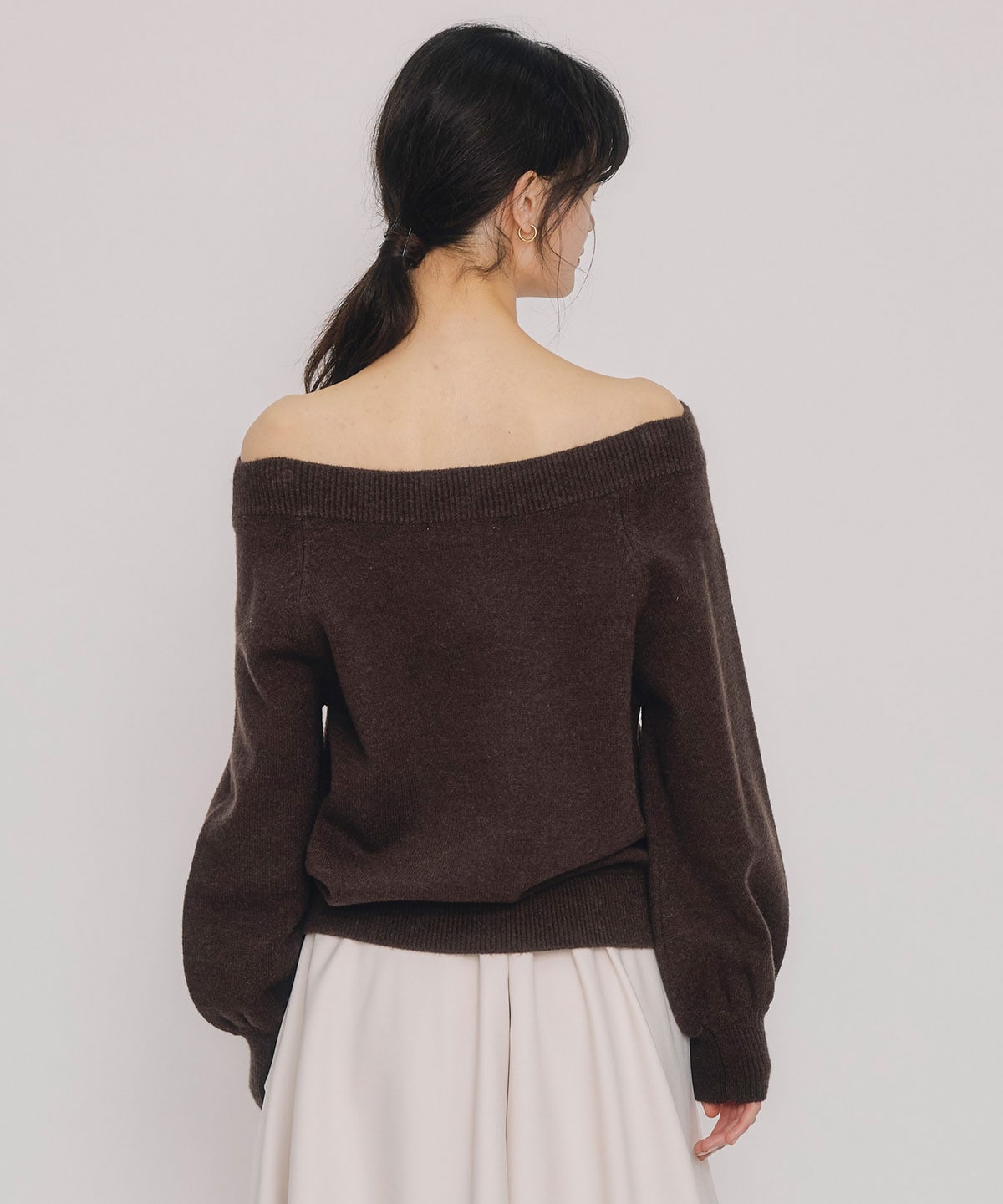 ビジューロゴエンブロイダリーニットプルオーバー