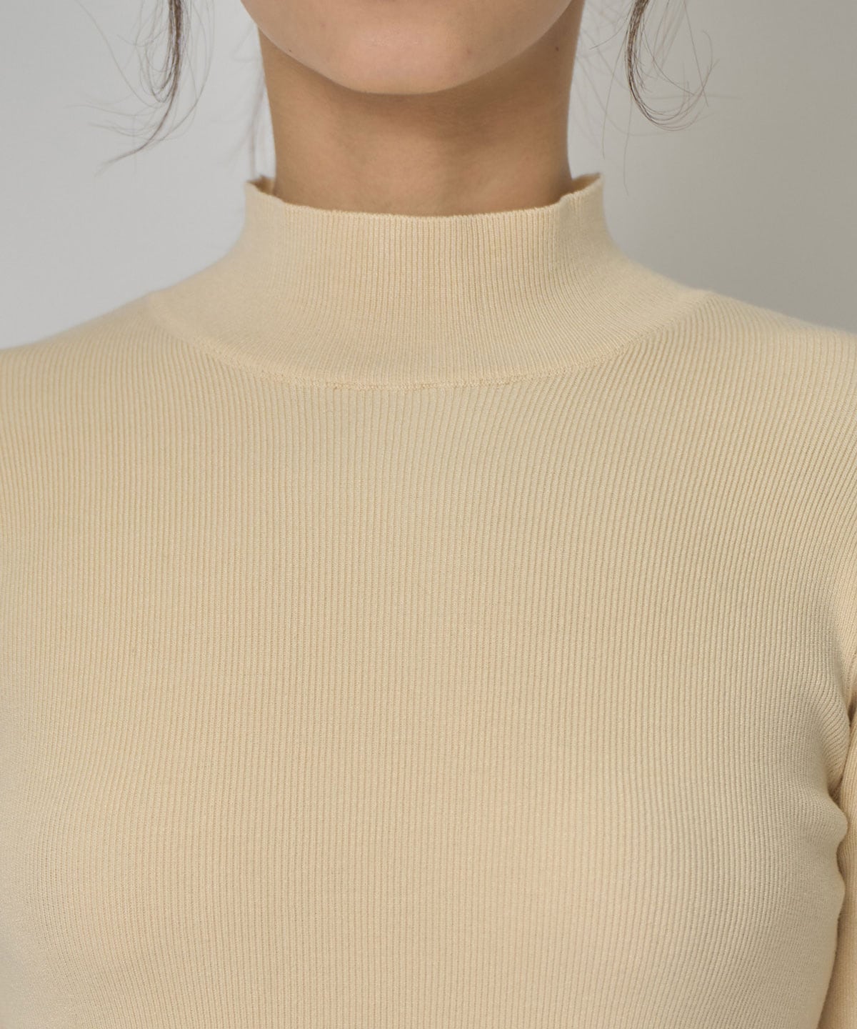 2WAYハイネックボタンニットトップス