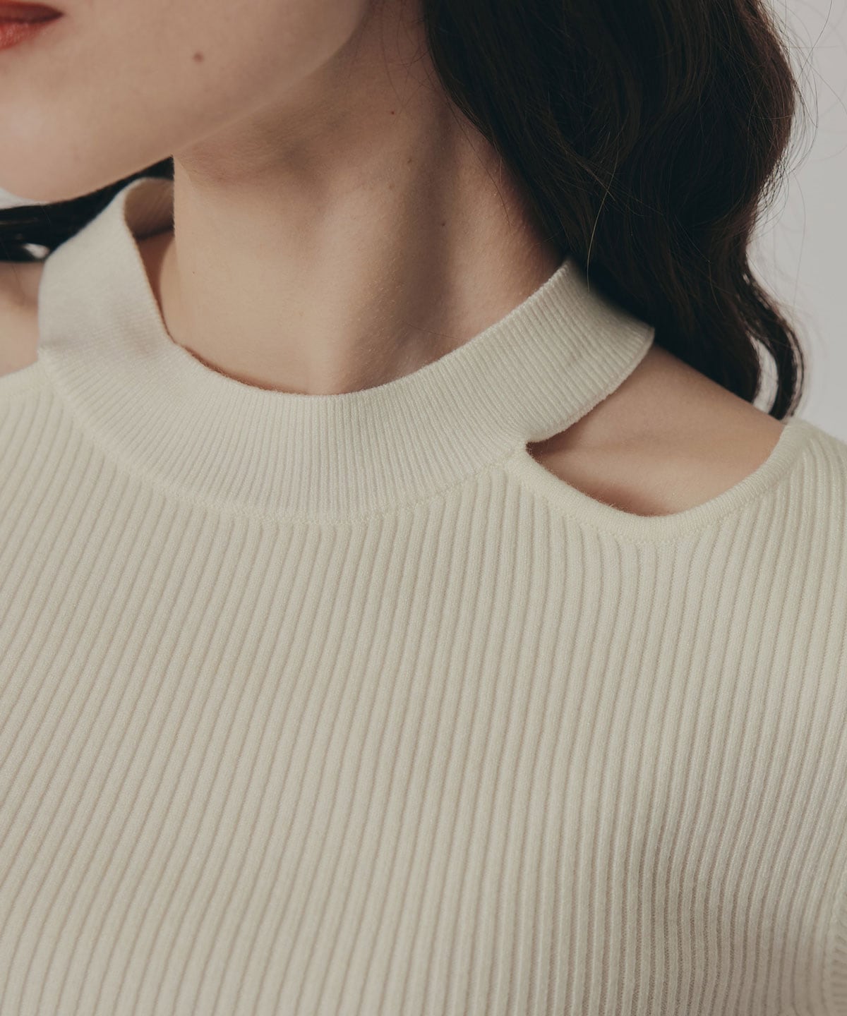 カットアウトリブニットトップス