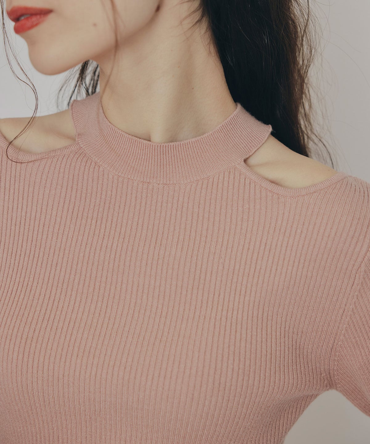 カットアウトリブニットトップス