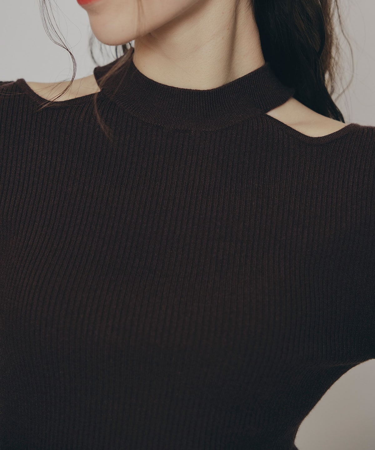 カットアウトリブニットトップス