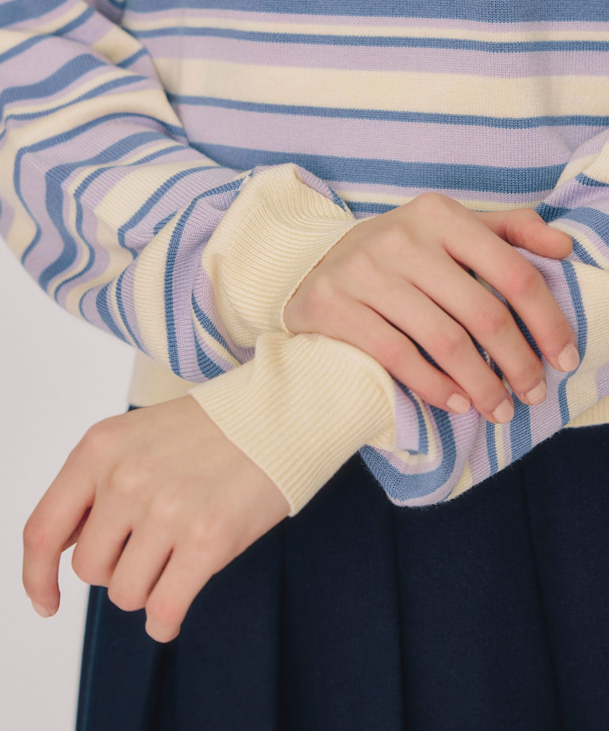 マルチボーダーロゴニットプルオーバー