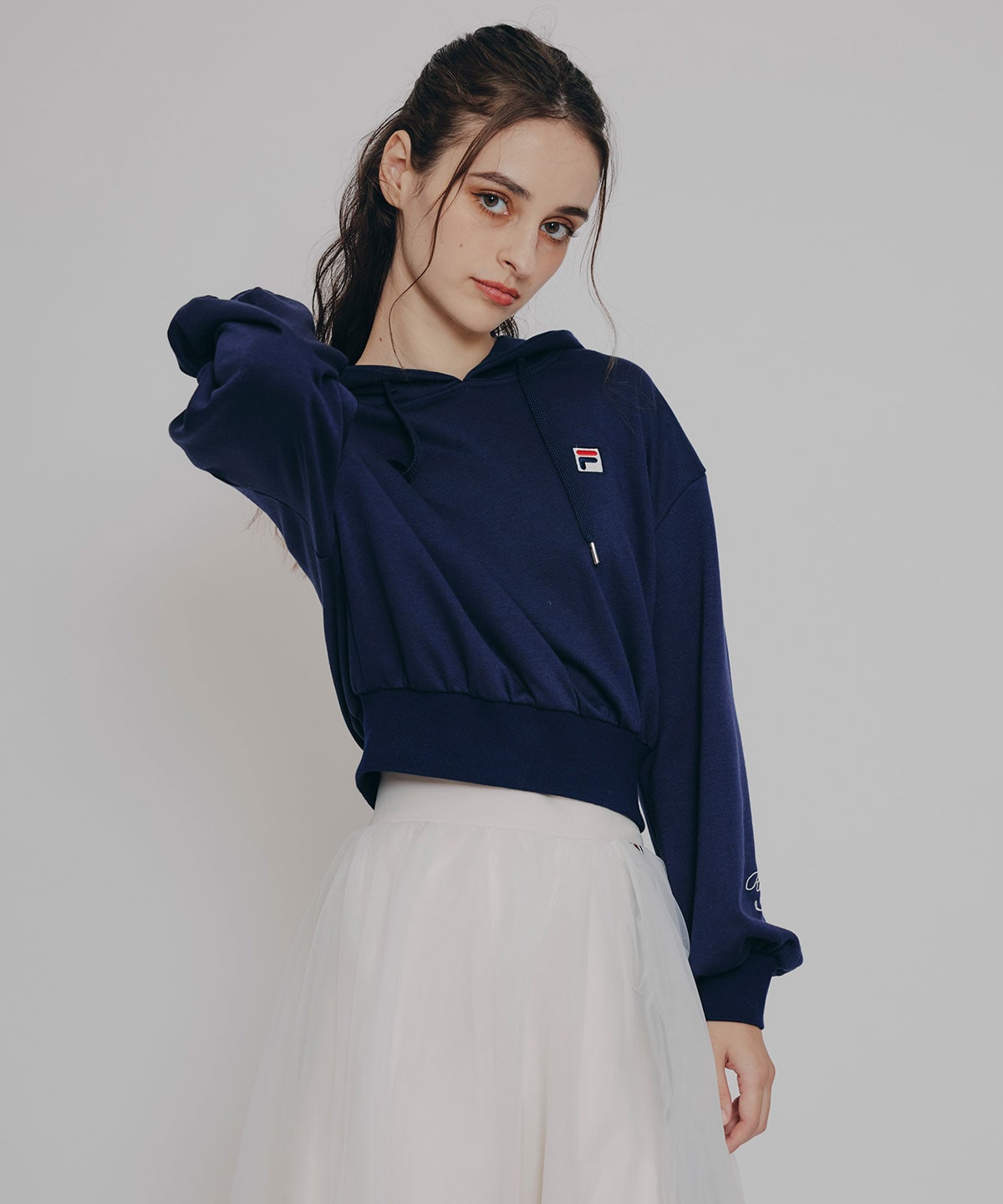 ［FILA×REDYAZEL］サガラロゴコンパクトフーディ