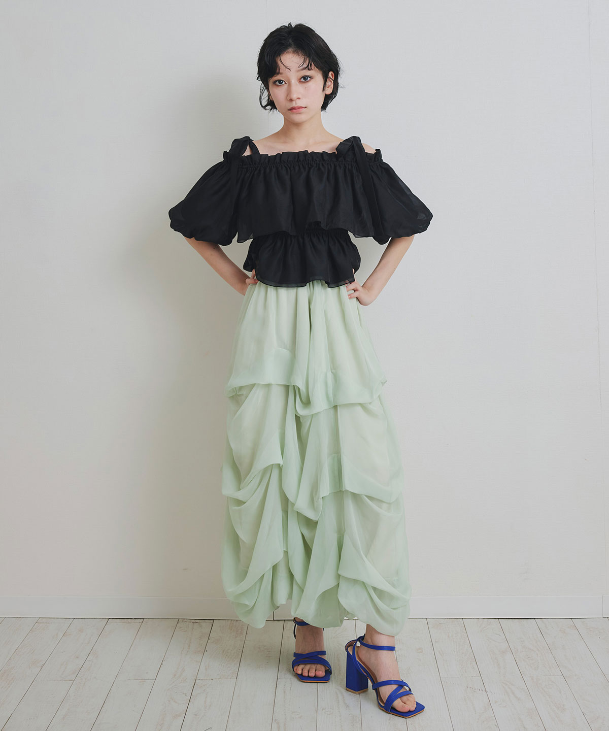 ショルダーリボンフリルオフショルブラウス