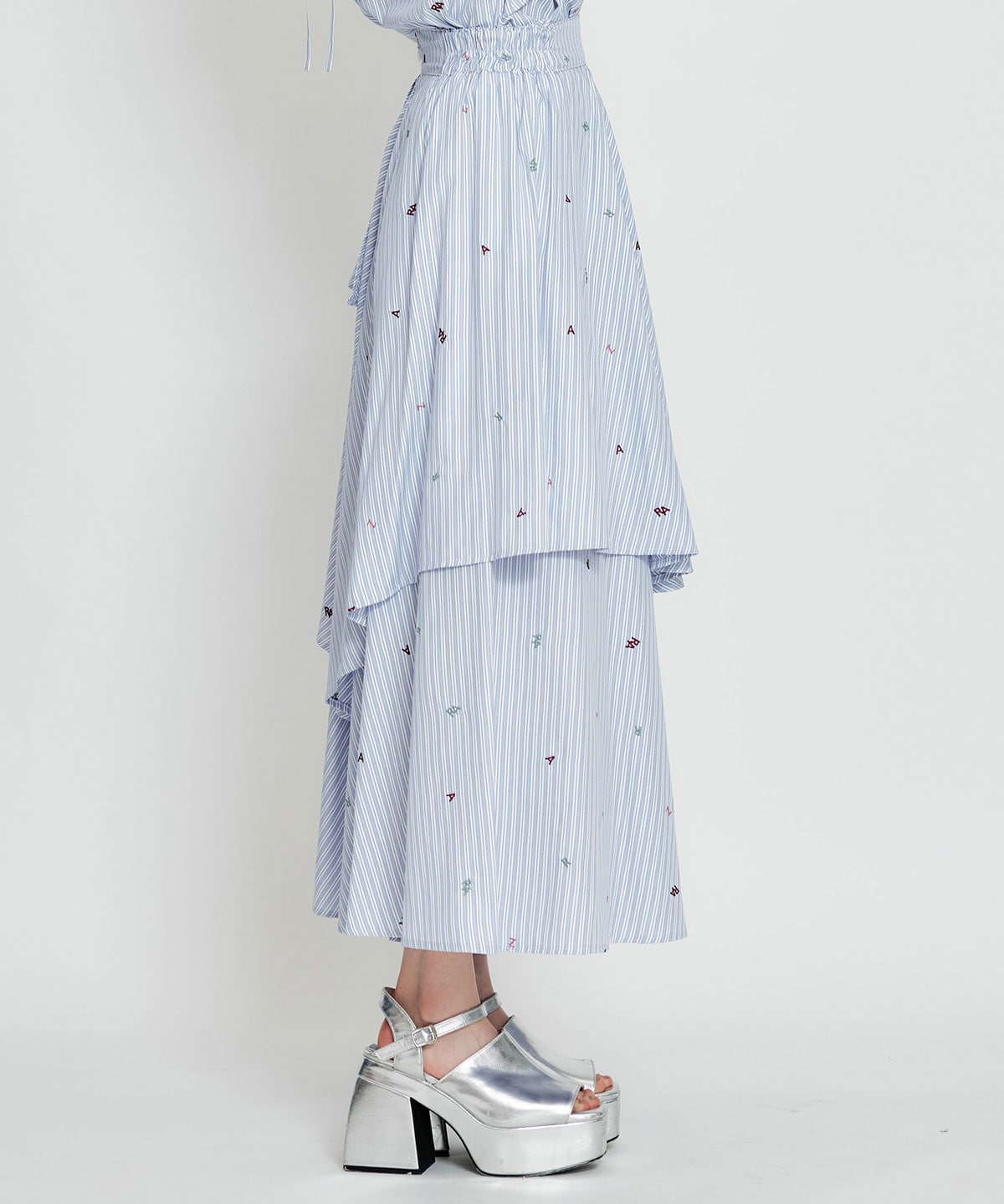 【セットアップ可能】REDYAZELアルファベットロゴ刺繍ティアードロングスカート