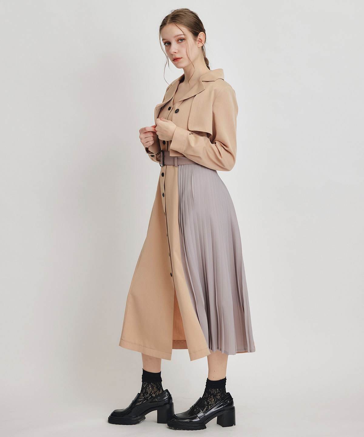 トレンチディティールショートシャツジャケット×バイカラープリーツフレアロングワンピースセットアップ