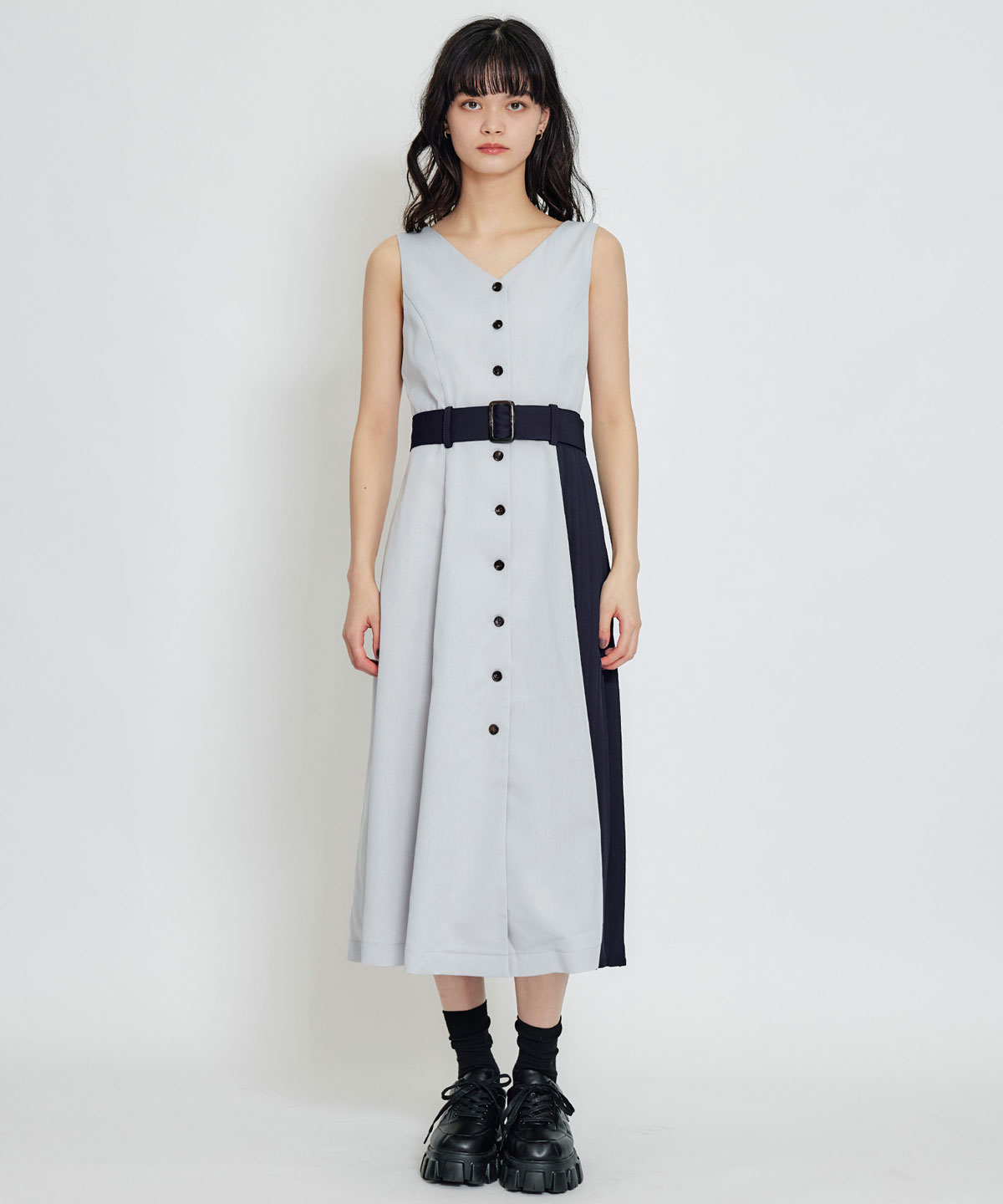 トレンチディティールショートシャツジャケット×バイカラープリーツフレアロングワンピースセットアップ