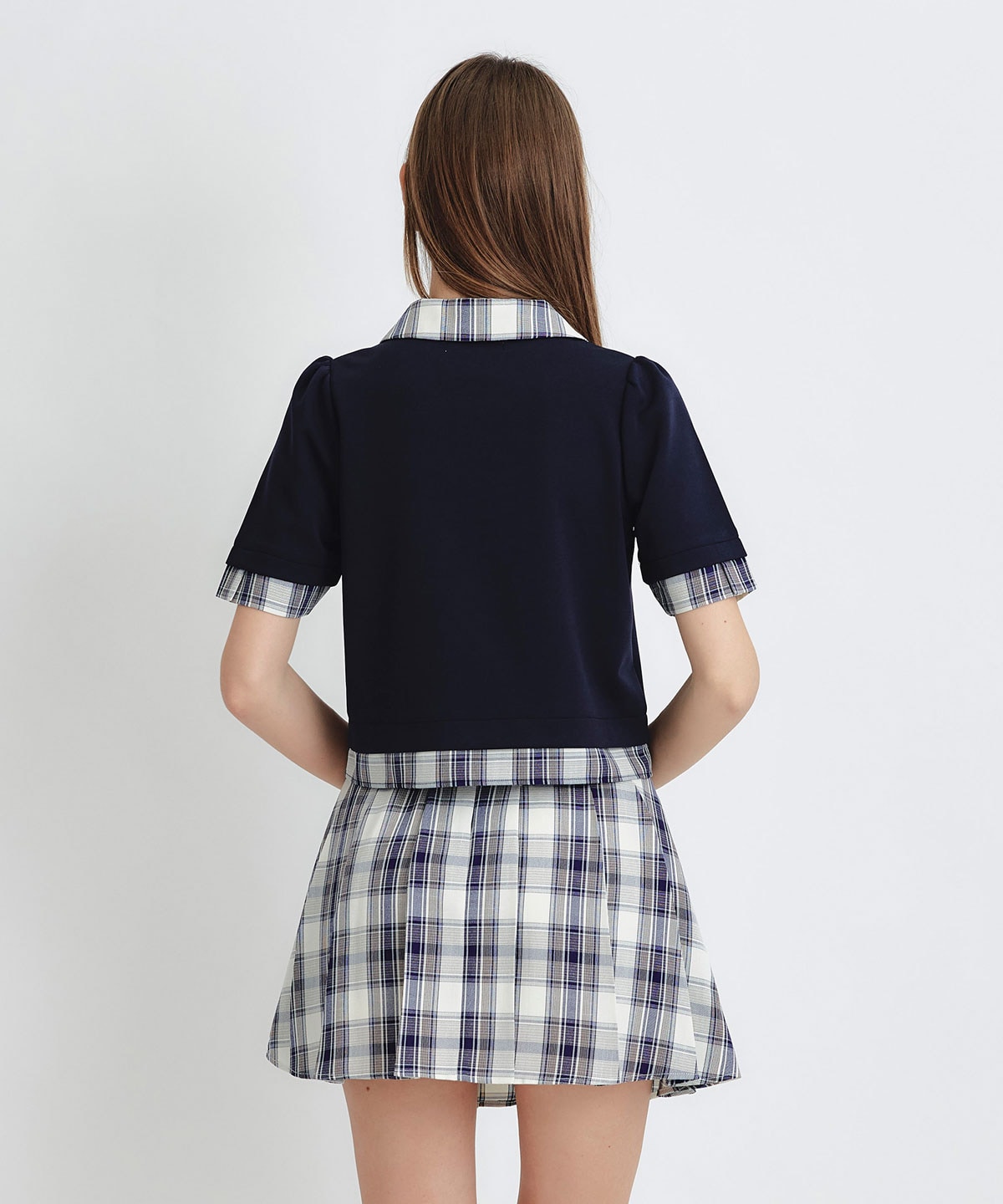 ロゴブローチブラウス×チェックプリーツミニスカートセットアップ