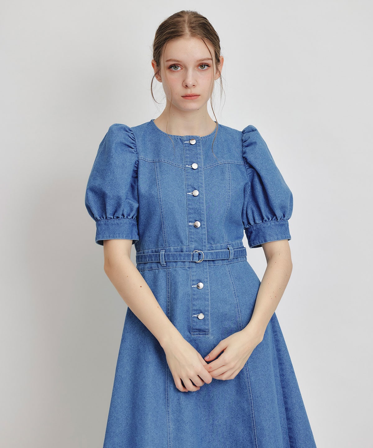 ノーカラーデニムパフフレアロングワンピース