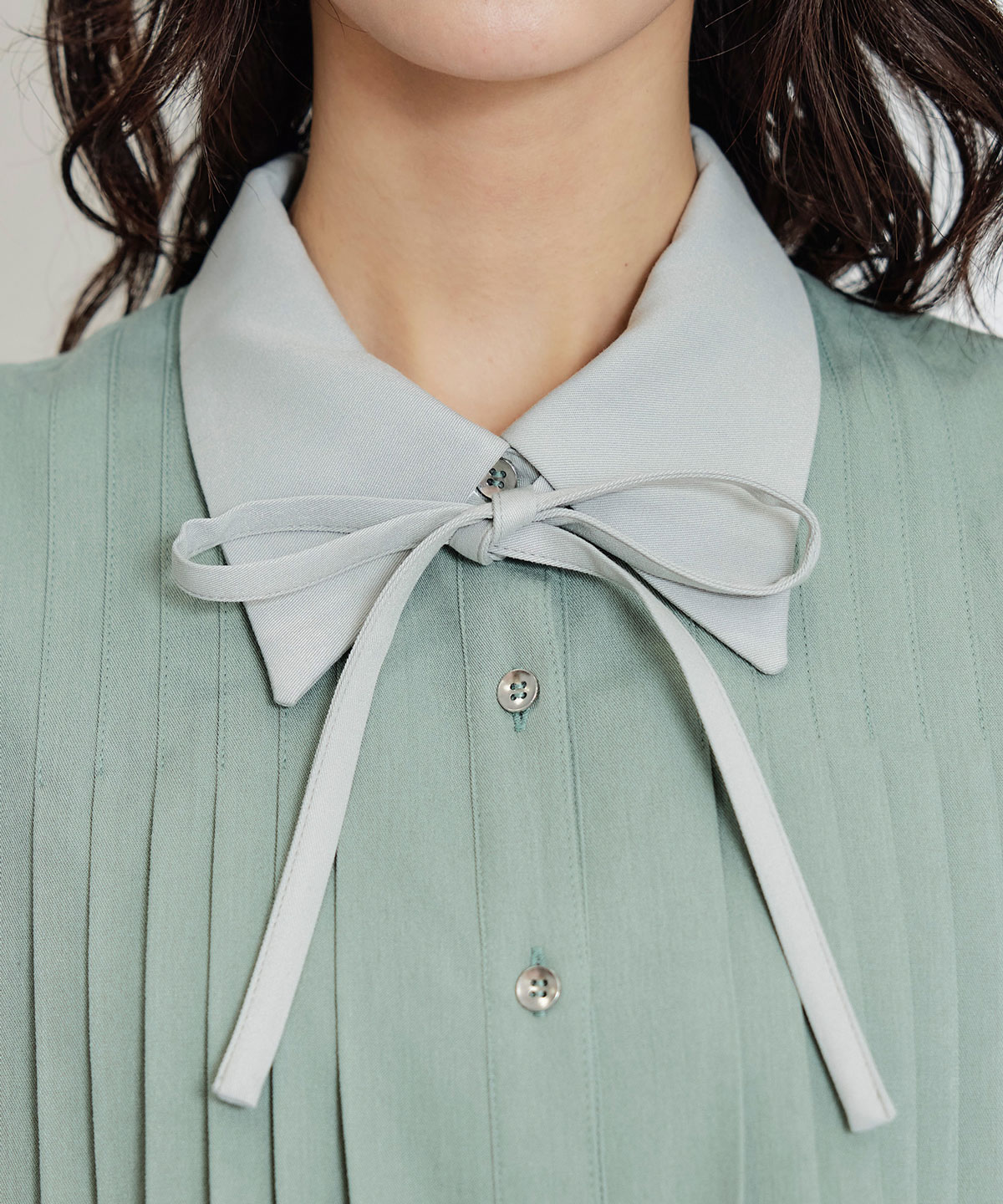 フロントプリーツリボンタイフレアロングワンピース