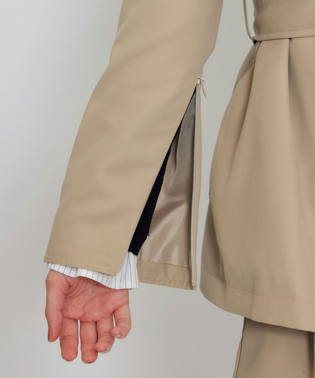 【セットアップ可能】2WAYエンブレムボタンミドルトレンチコート