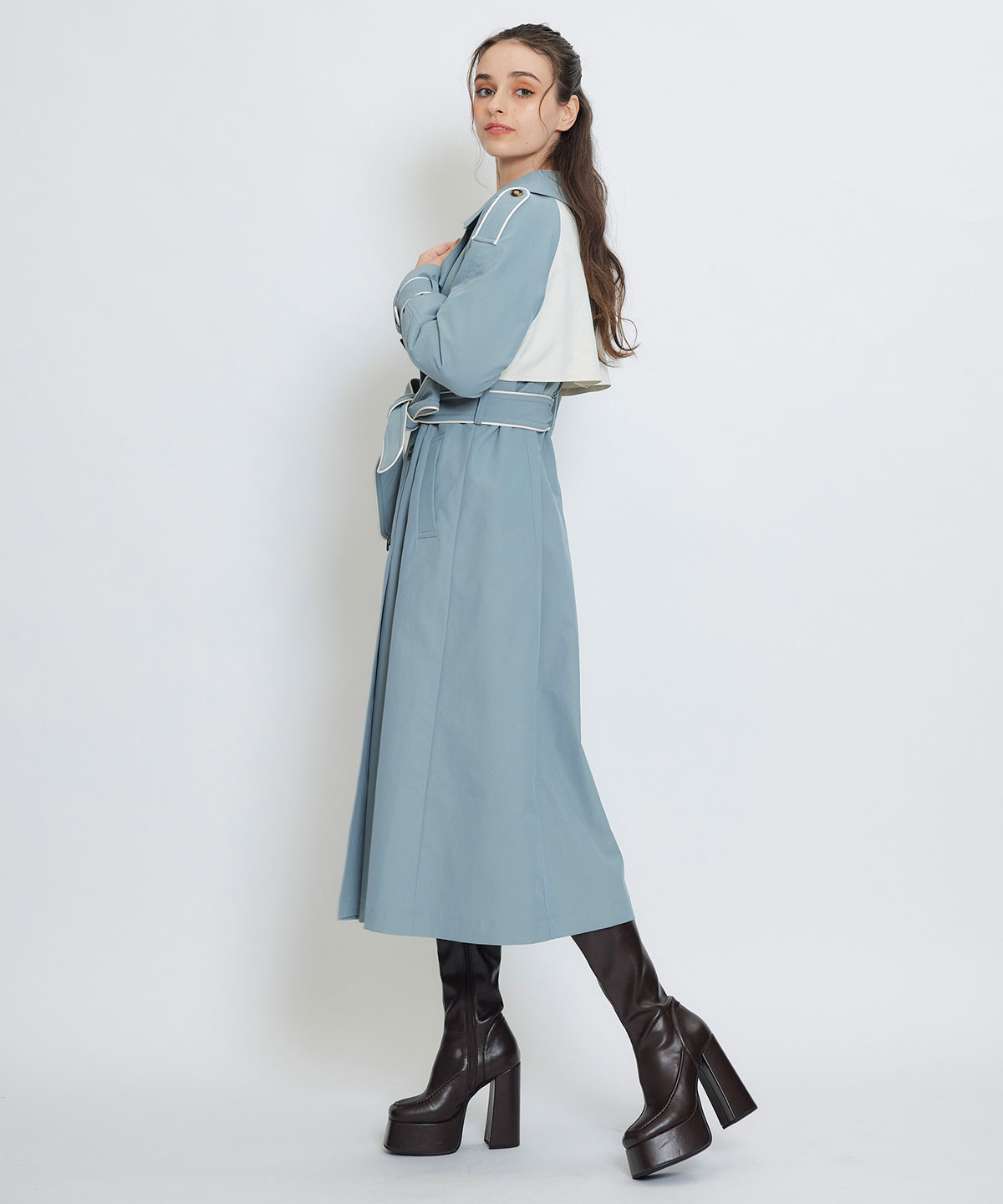 バックバイカラーパイピングベルトデザインロングトレンチコート