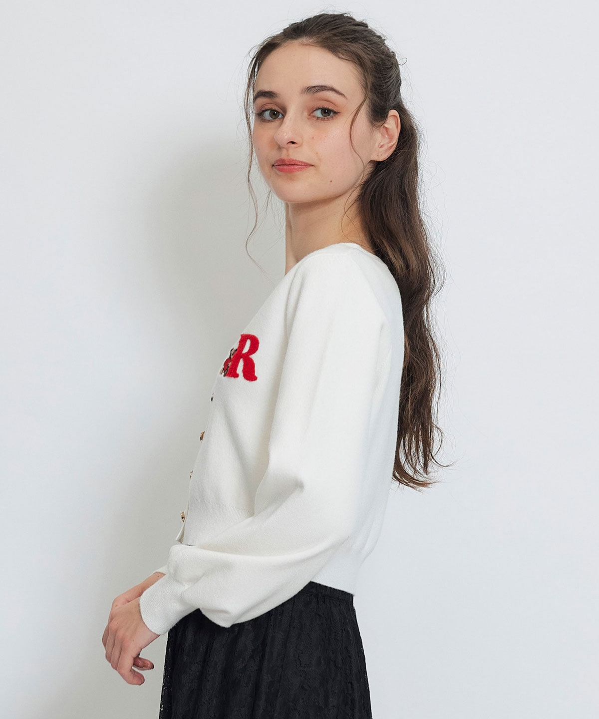 【2/13(金) 昼12時発売開始】AzelyハートVネックカーディガン