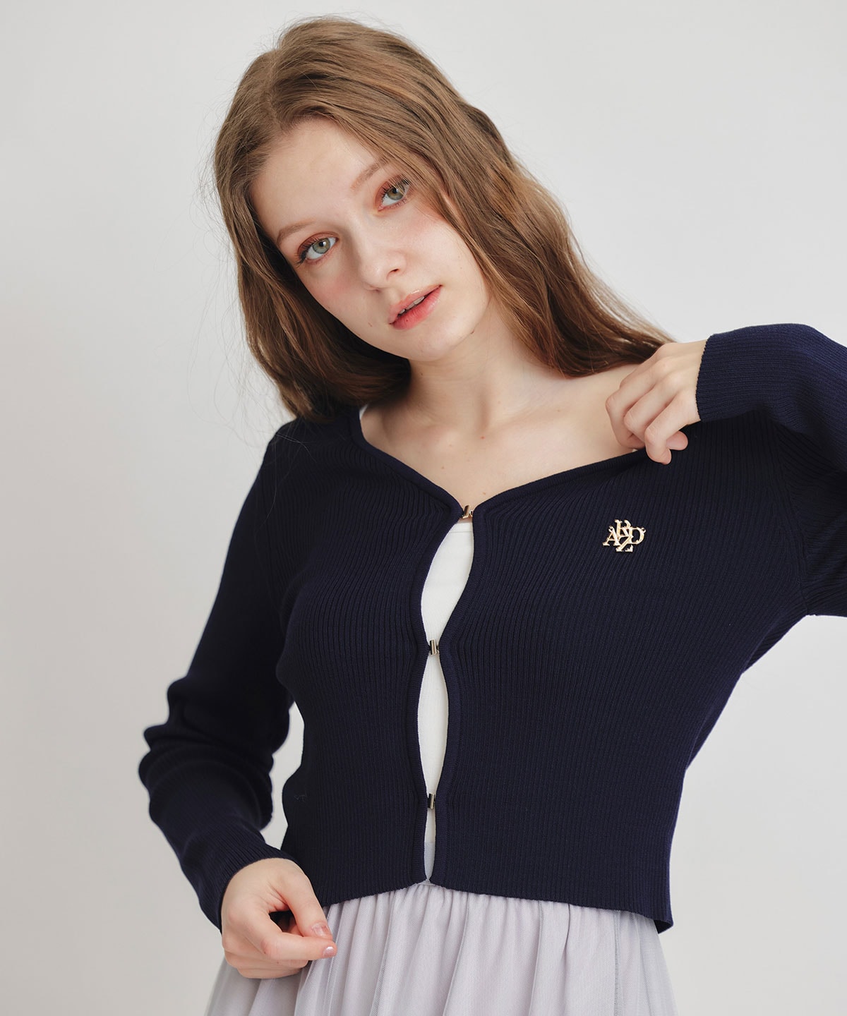 ロゴプレートリブニットカーディガン