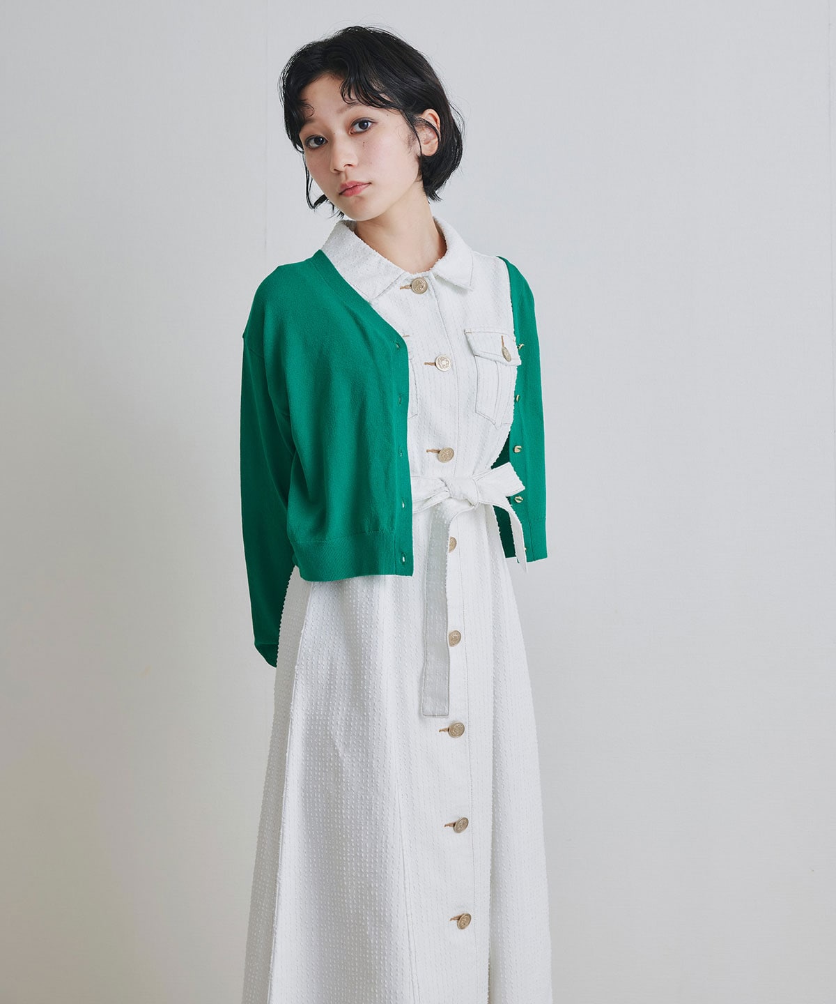 ロゴプレートVネックカーディガン