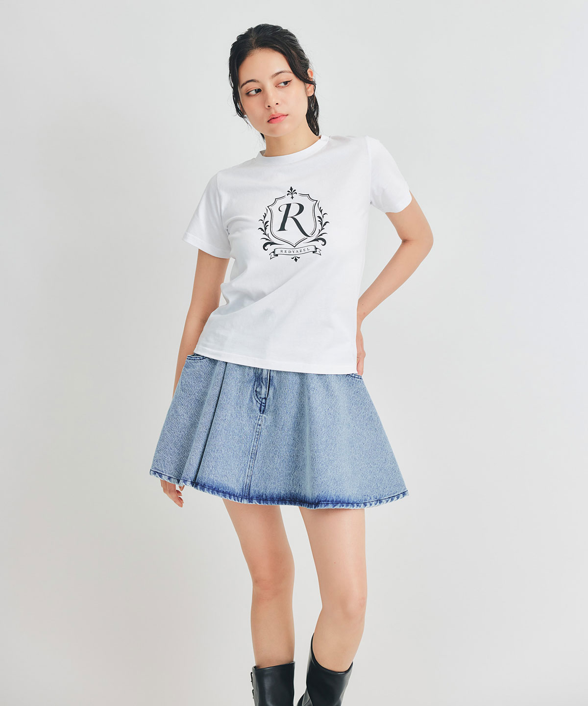 エンブレムロゴTシャツ