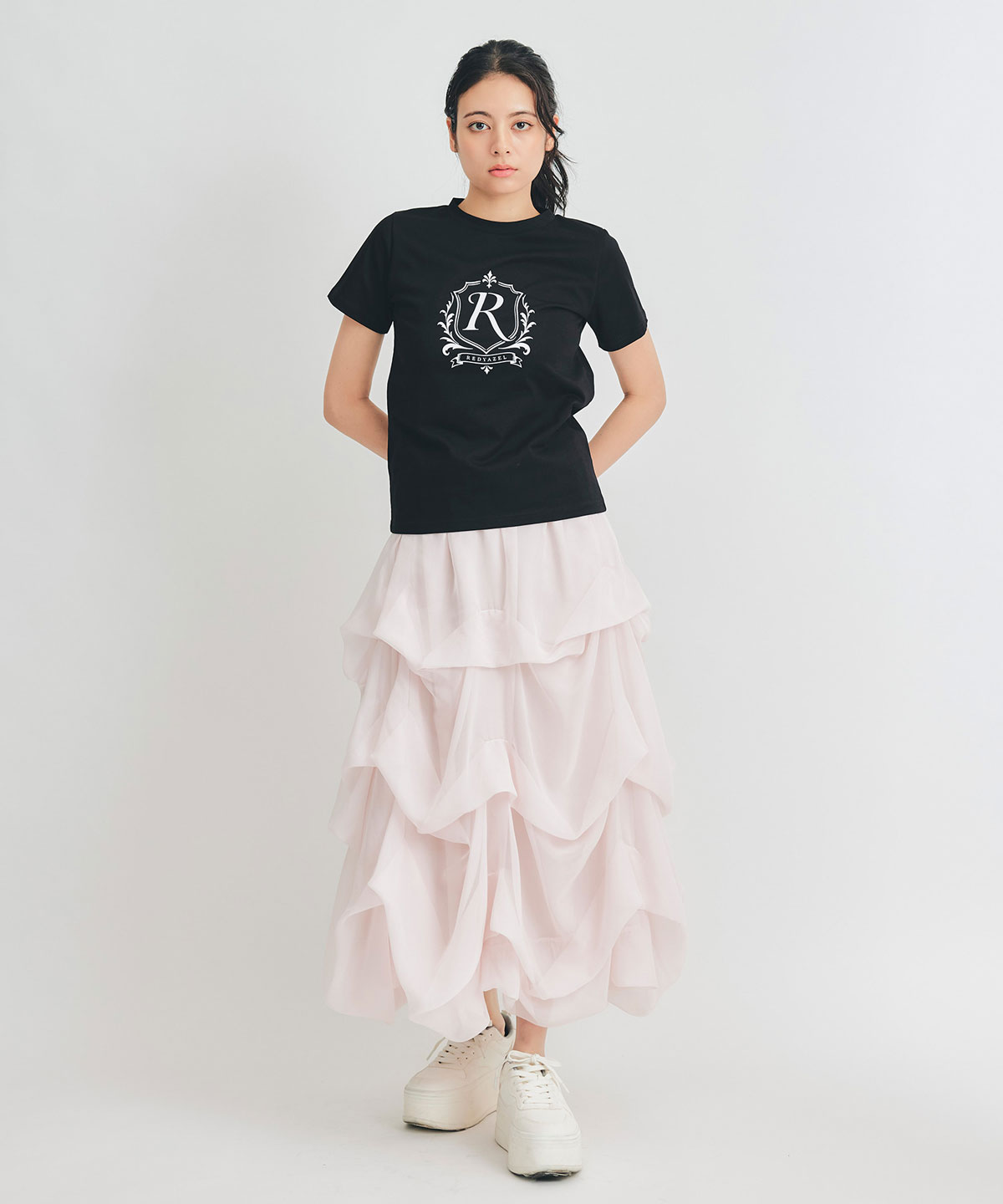 エンブレムロゴTシャツ