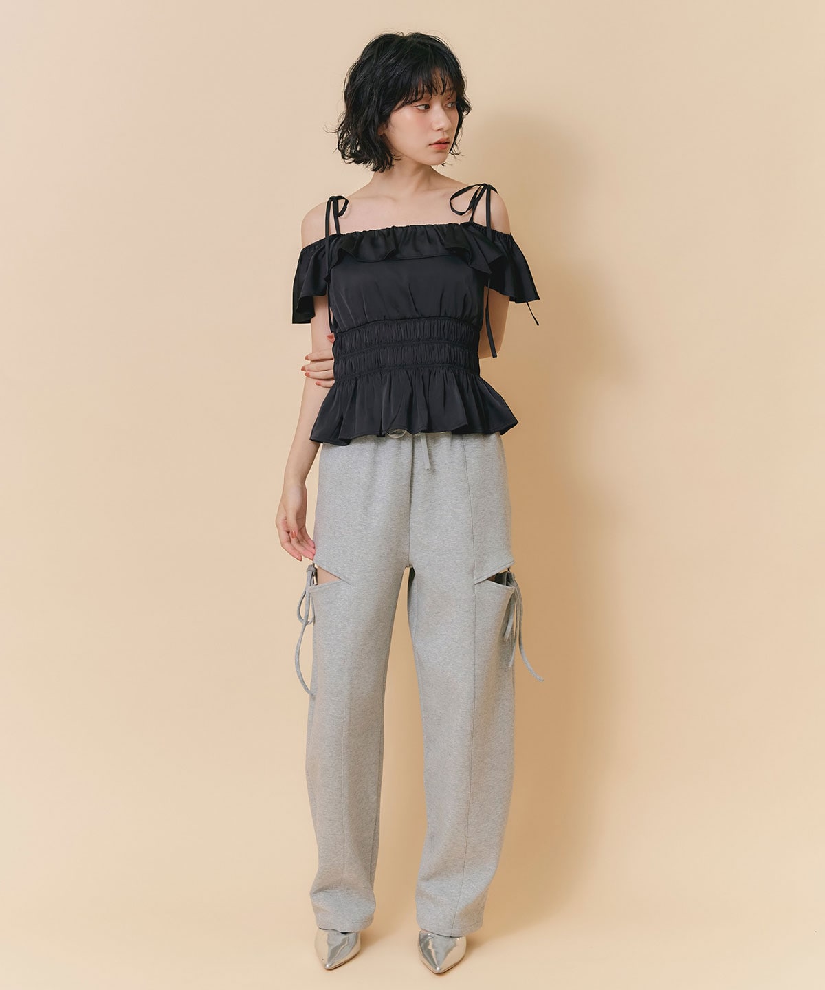 ウエストレースサイドカットアウトパンツ