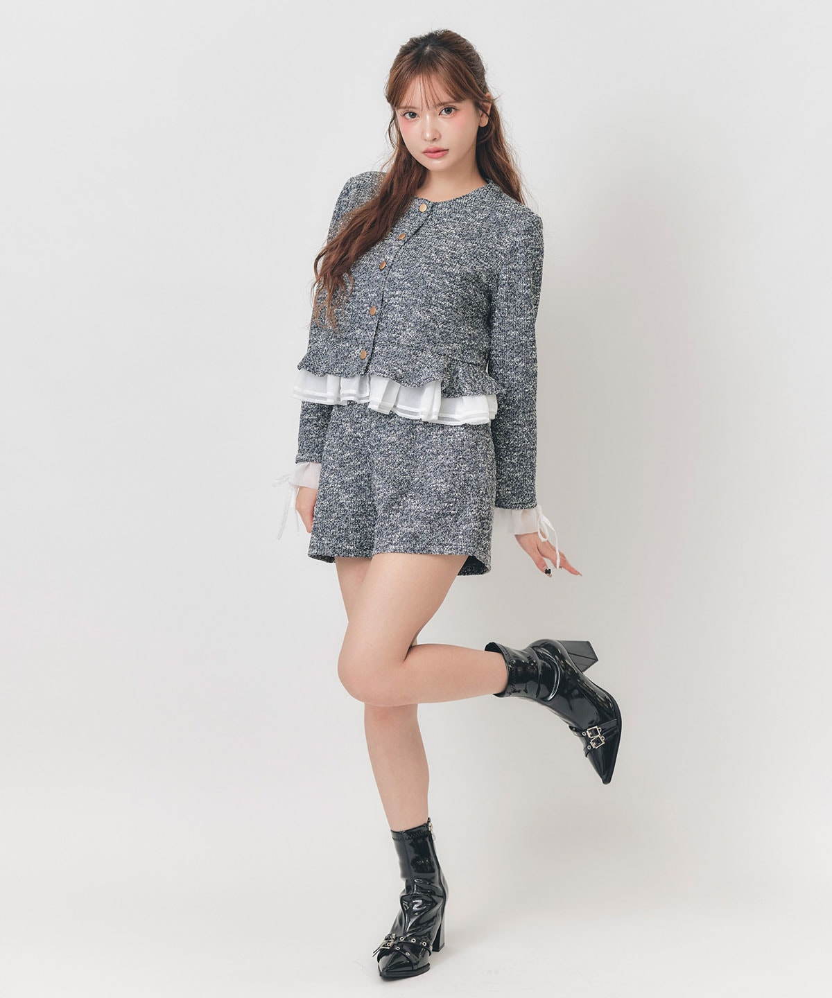 【=LOVE 大場花菜さん着用】ペプラムデザインツイードライクニットジャケット×ショートパンツセットアップ