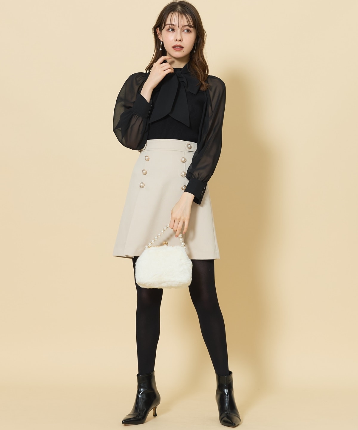 パールボタンデザインタックミニスカート