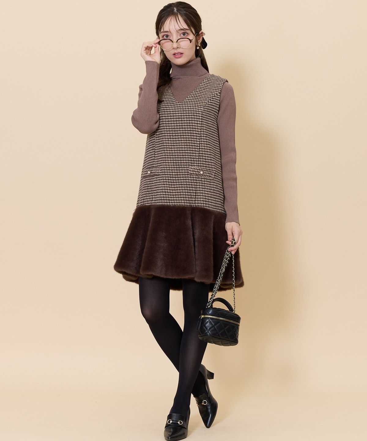 千鳥柄ヘムファーVネックジャンパースカート