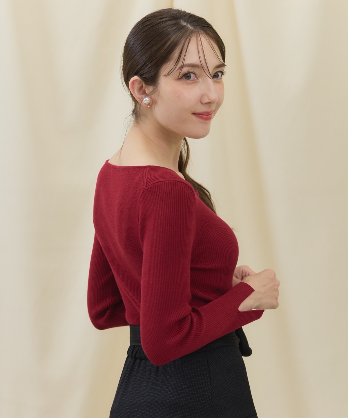 長袖パールキーネックニットプルオーバー