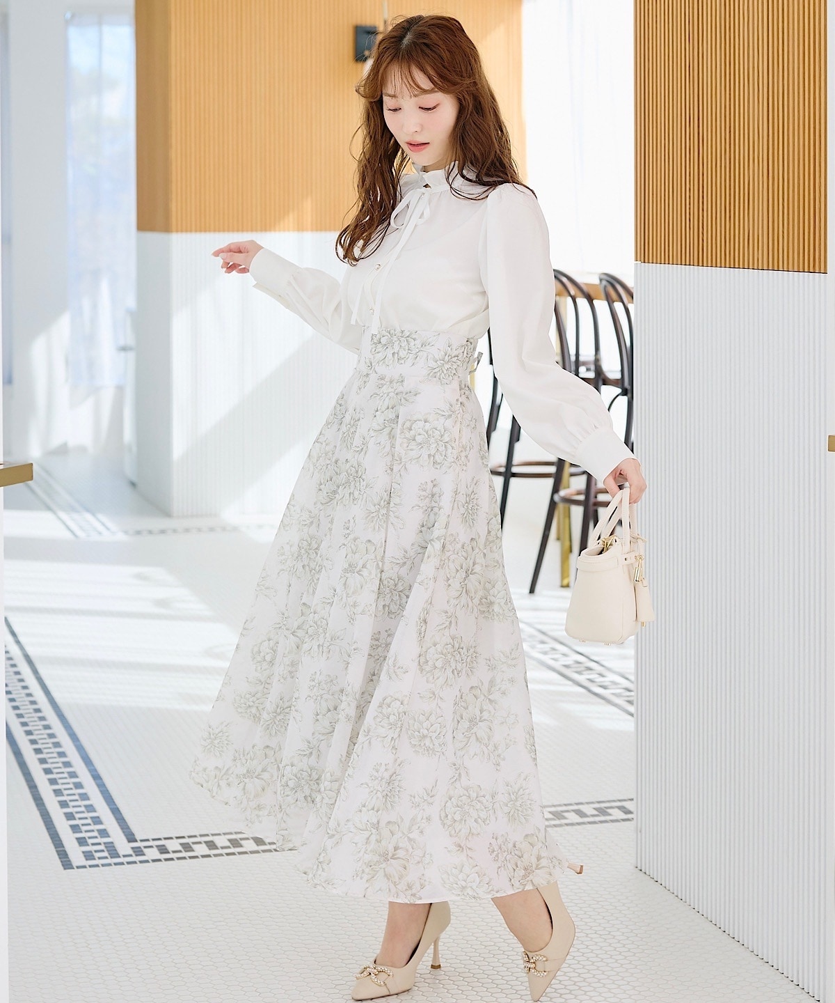 フリルハイネックナローリボンブラウス