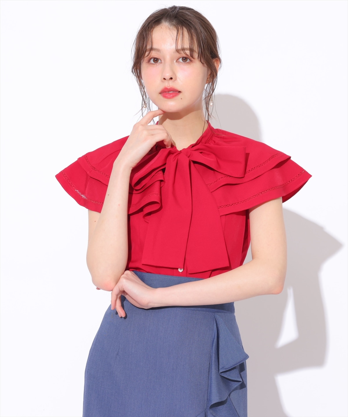ラッフルカラーボウタイブラウス