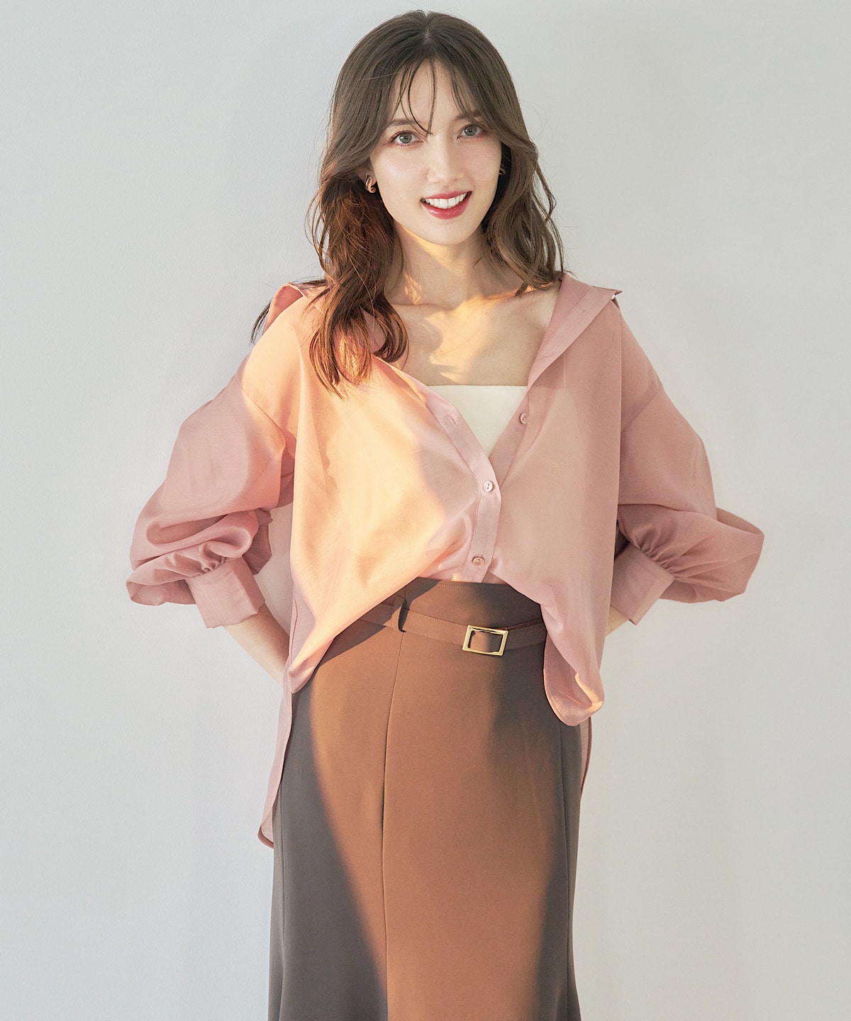 バックレースアップシアーシャツ