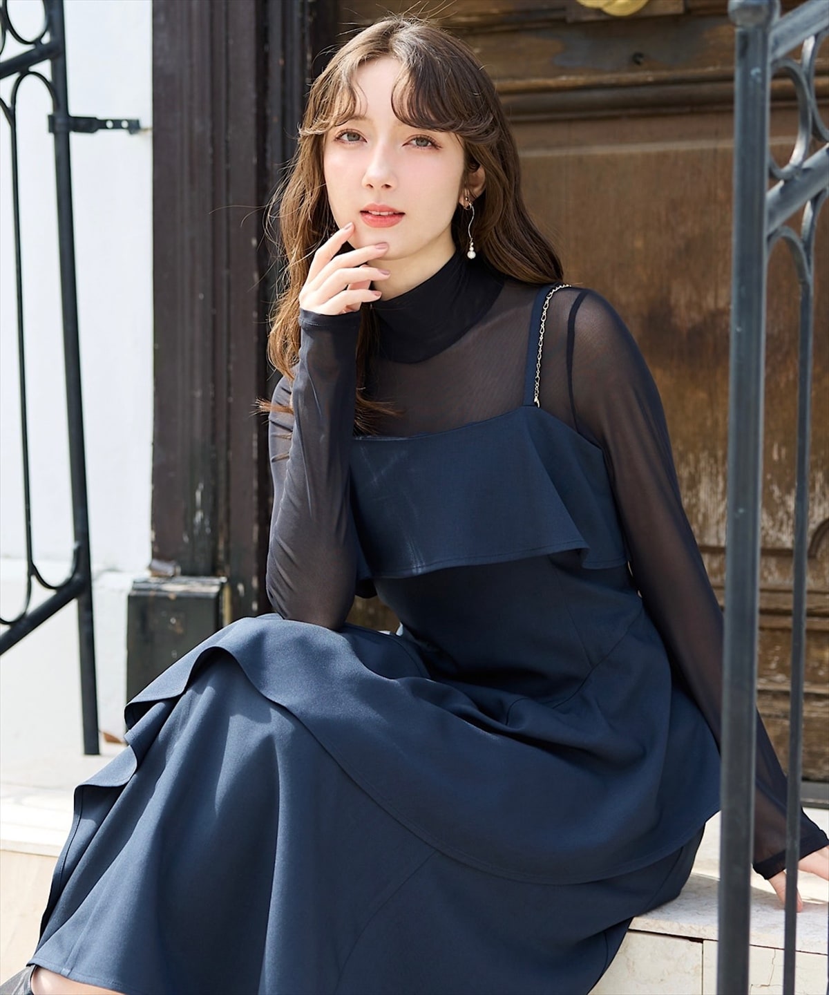 アシメフリルチェーン付きキャミワンピース