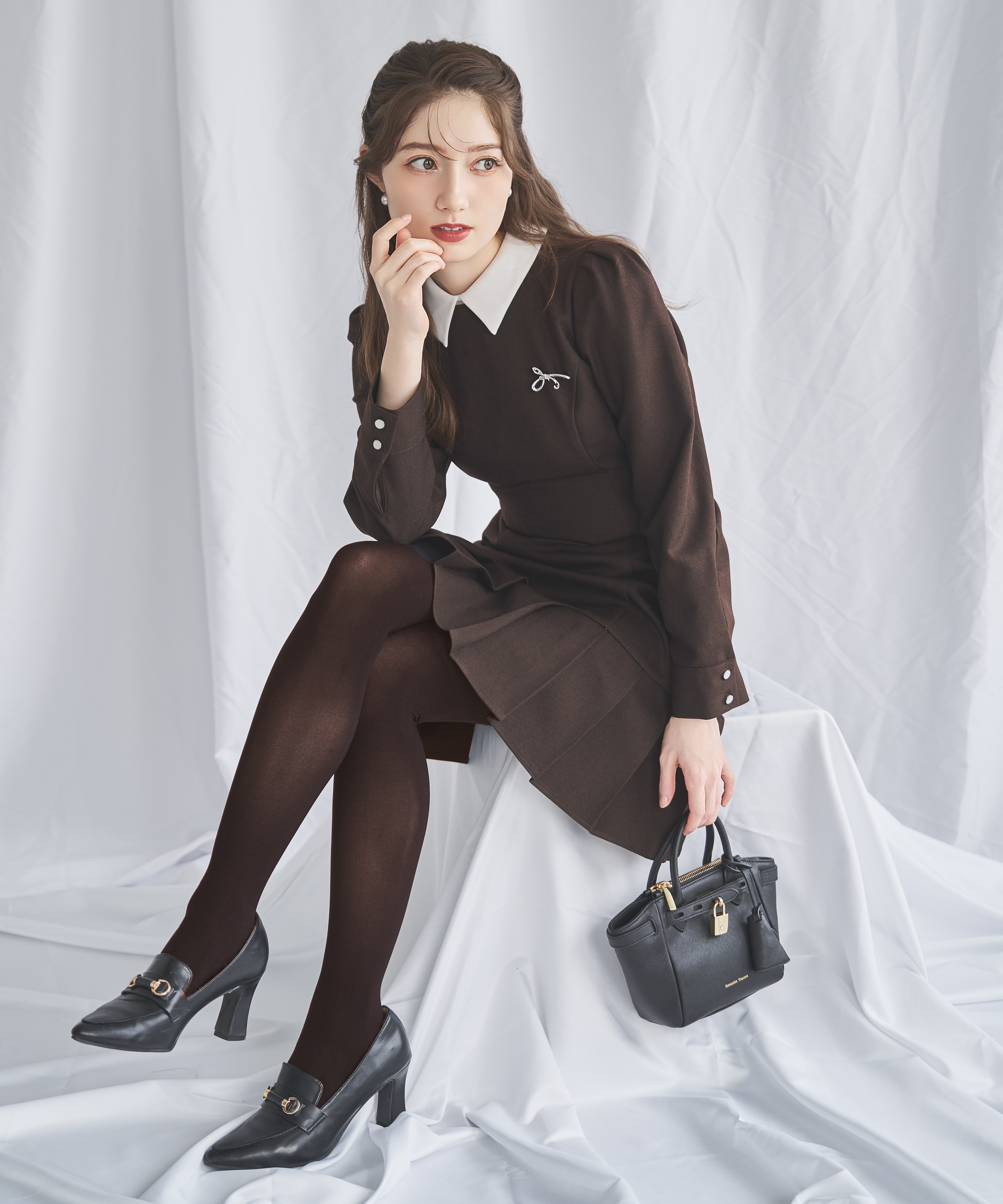 【12/5(Fri)再入荷予約開始】ホワイトカラープリーツミニワンピース