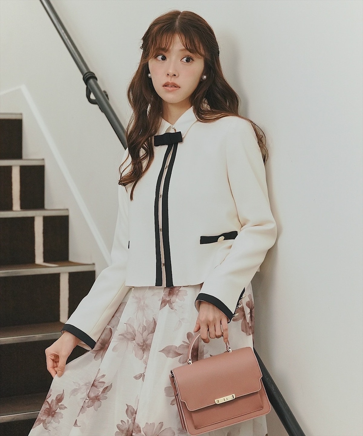 ノーカラーリボンジャケット