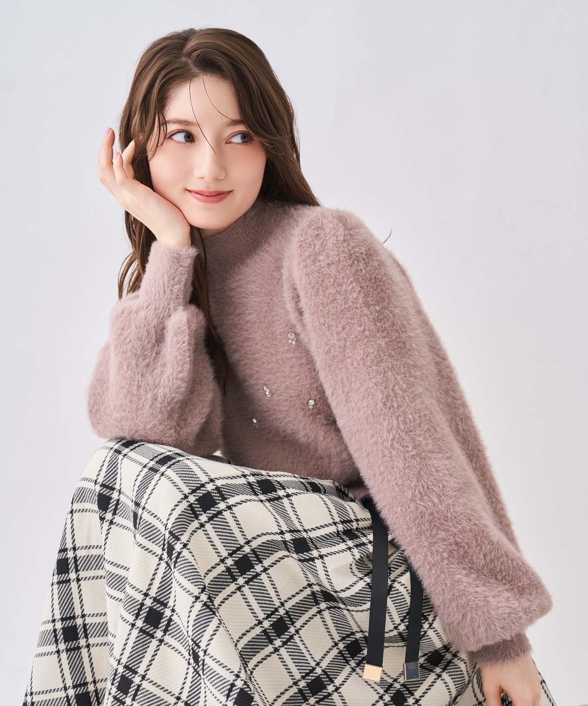 【NEW YEAR SPECIAL ITEM】ビジューハイネックシャギーニット