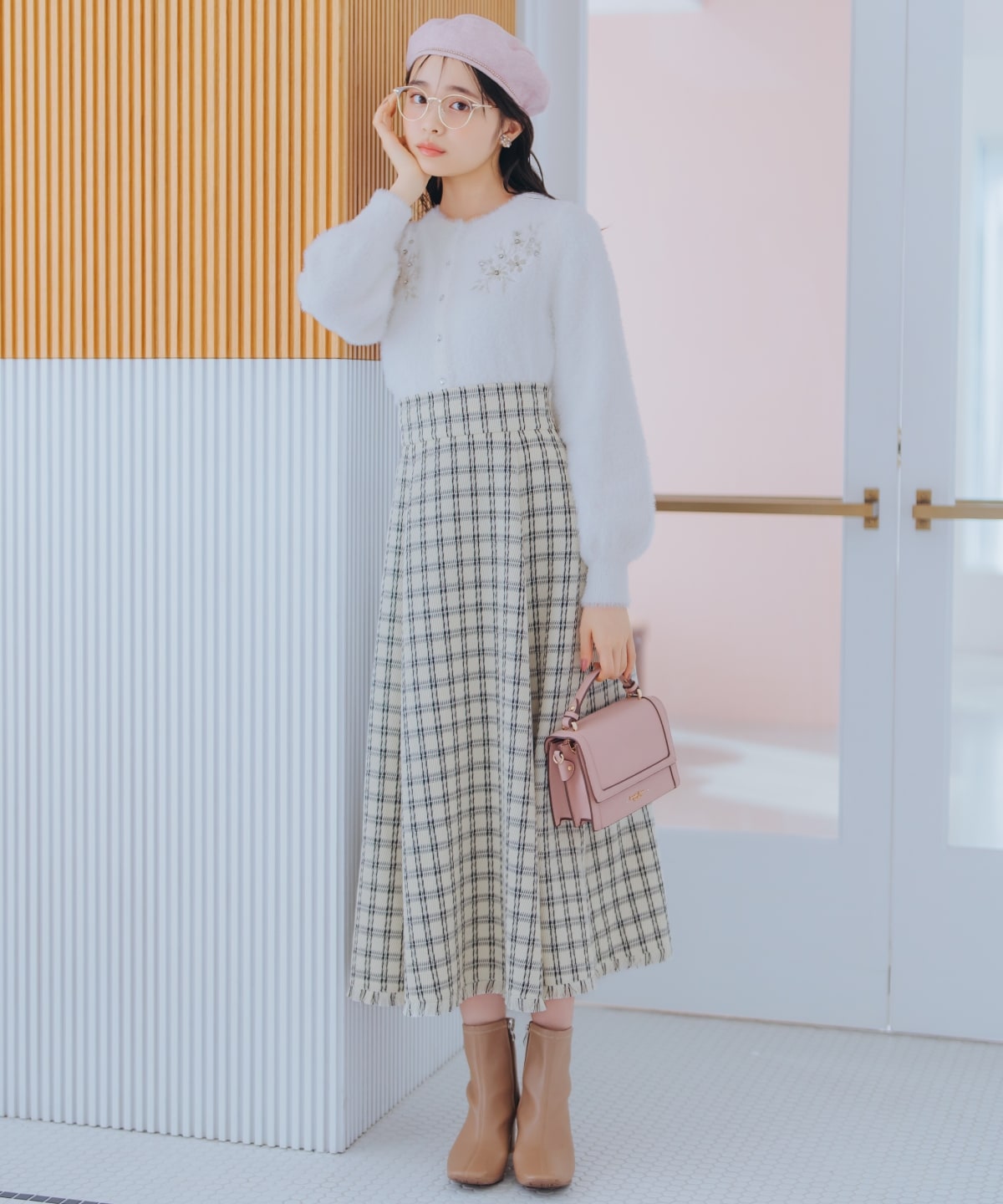 ビジュー付きラメ刺繍カーディガン