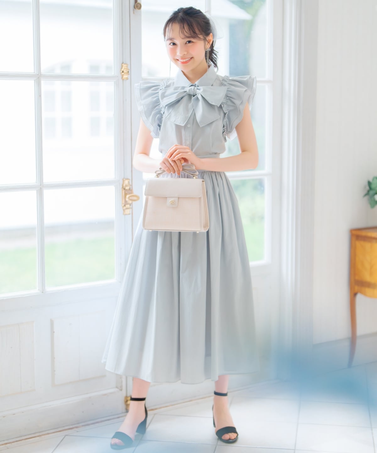 バックレースアップストライプスカート