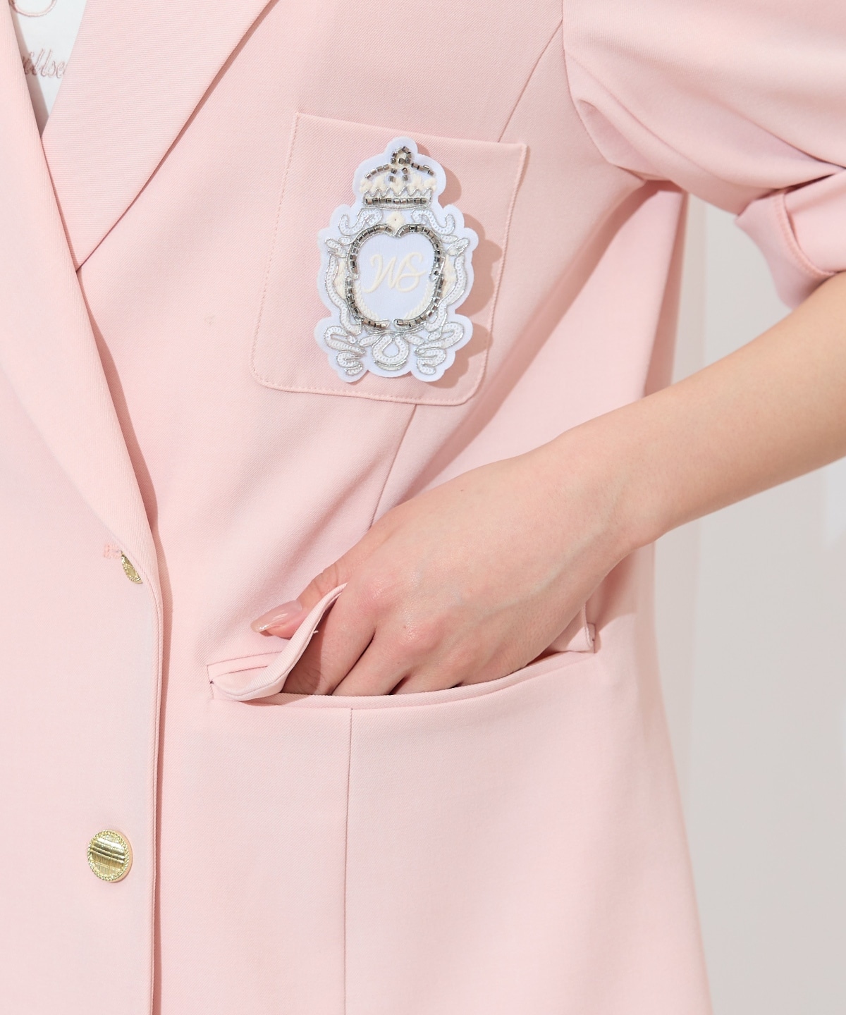 エンブレム付きテーラードジャケット