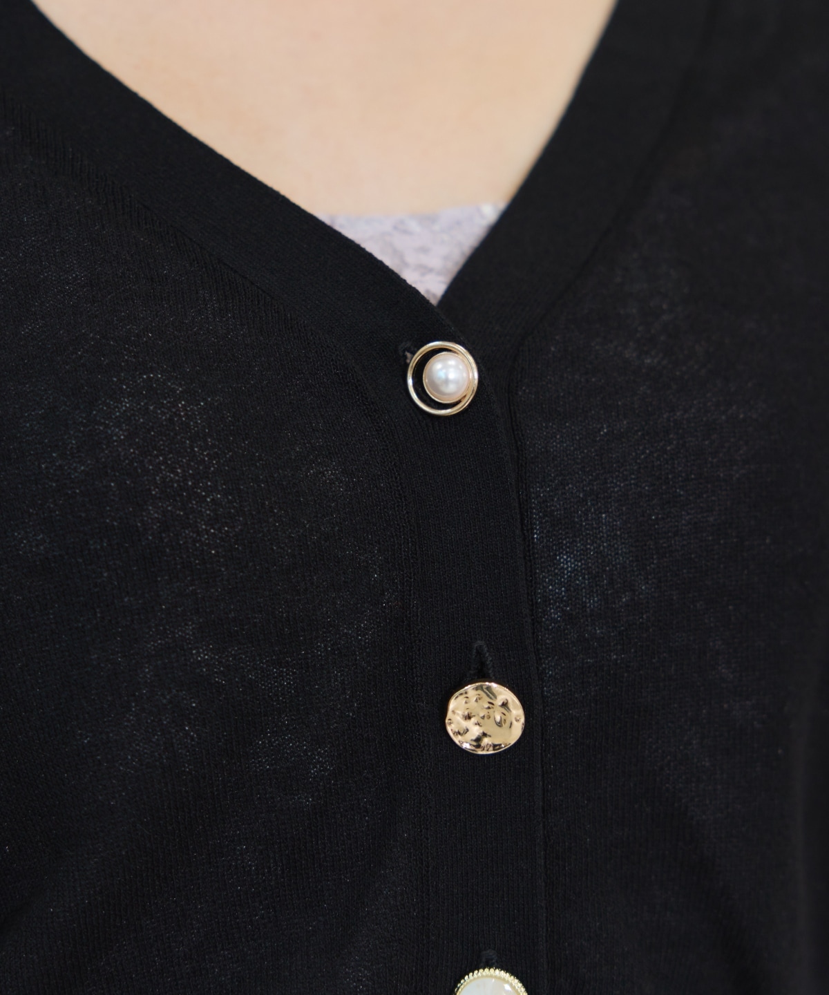 アソートボタンシアーカーディガン