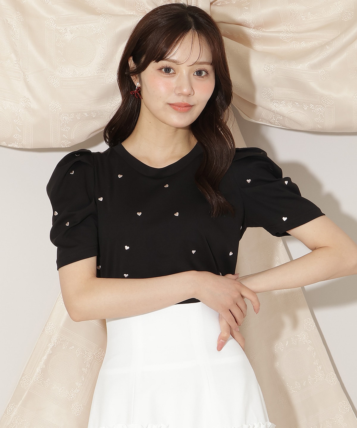 ハート刺繍タックスリーブTシャツ