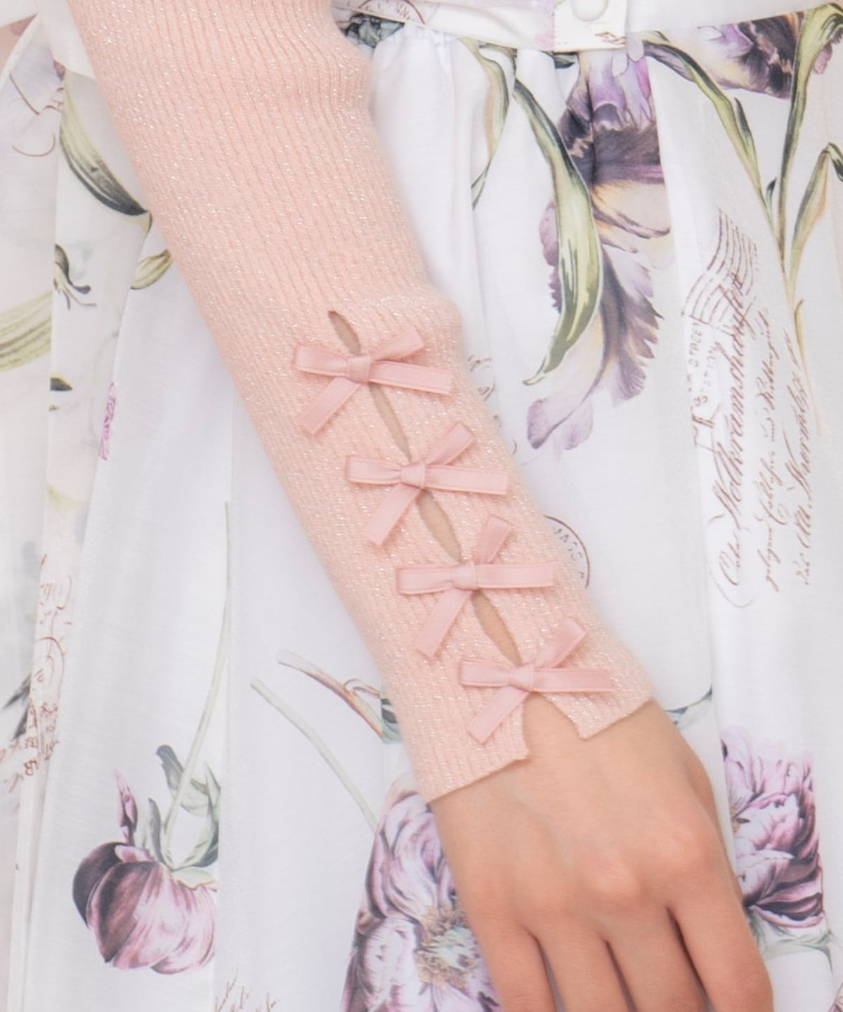 【なくなり次第終了】袖リボンボトルネックニット