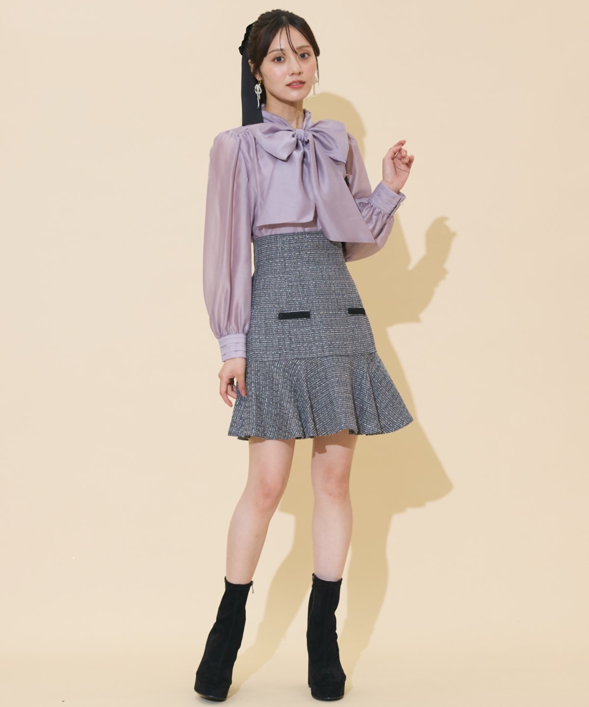 ボリュームリボンタイブラウス