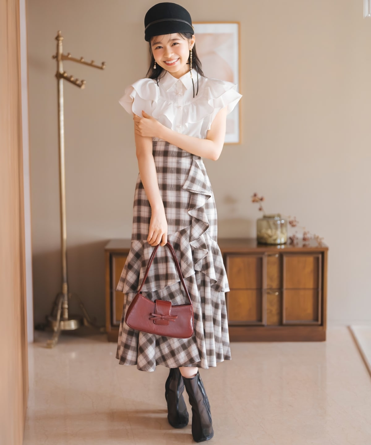 ラッフルティアードヘムスカート